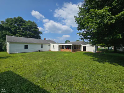 1121 W Washington Avenue, Shelbyville - 3