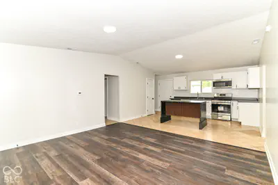 9226 Rochelle Drive, Indianapolis - 5