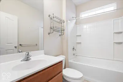 8923 W Cobblestone Drive W, Zionsville - 28