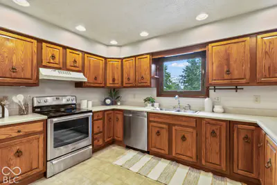 2448 S Sunrise Drive, New Palestine - 16