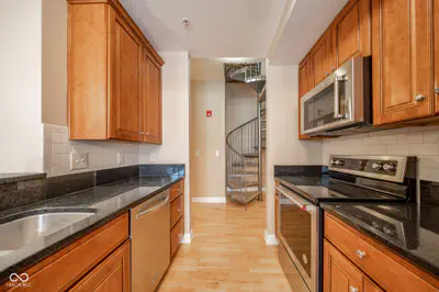 355 Ohio Street, Indianapolis - 38
