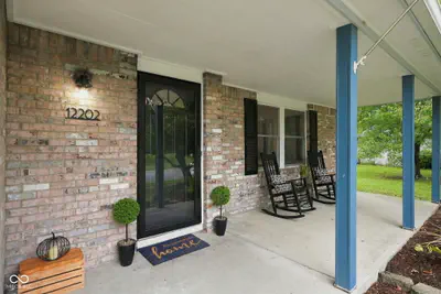 12202 Colbarn Place, Fishers - 2