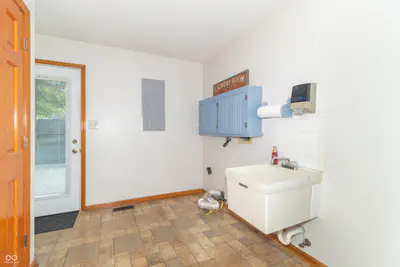 2460 Hickory Boulevard, Greenfield - 31