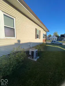 607 4th, Seymour - 6