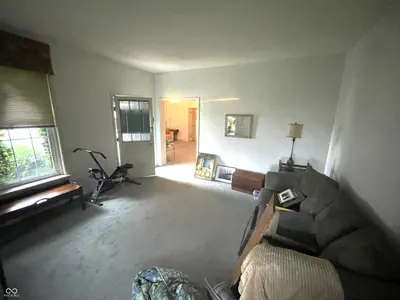501 Chestnut, Seymour - 6