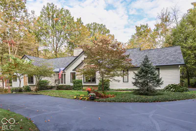 9056 Woodacre Blvd South Drive S, Indianapolis - 5