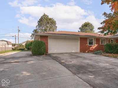 9008 Carriage Lane, Pendleton - 3