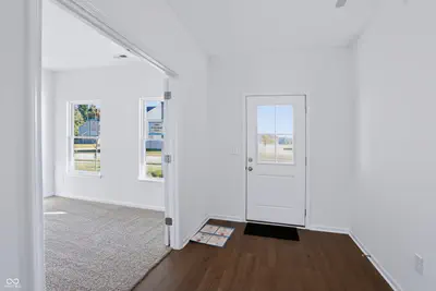 8689 Meadowlands Court, Plainfield - 16
