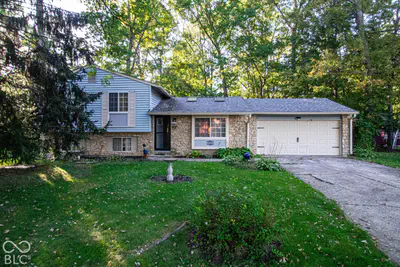6730 Woodmere Circle, Indianapolis