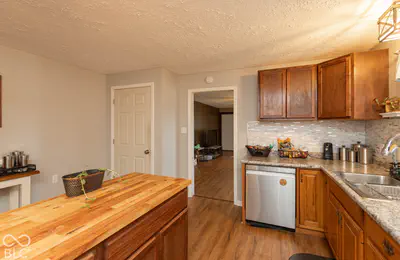 1003 Center Street, Seymour - 10