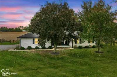 22585 Vos Hiatt Avenue, Cicero - 63