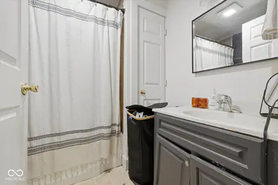 5236 900, Carthage - 7