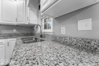 1521 Robin Hood Drive, Seymour - 14