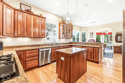 734 Hanover Close, Zionsville - 29