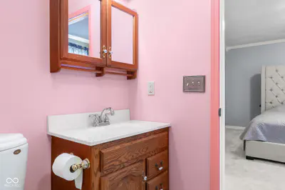 4730 Woodcrest Drive, Columbus - 23