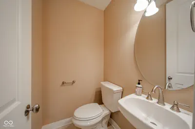 355 Ohio Street, Indianapolis - 39
