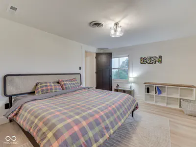 2058 100, Franklin - 55