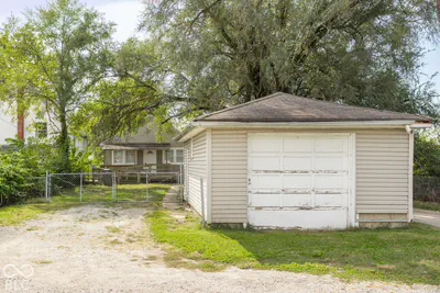 1320 E Bradbury Avenue, Indianapolis - 25
