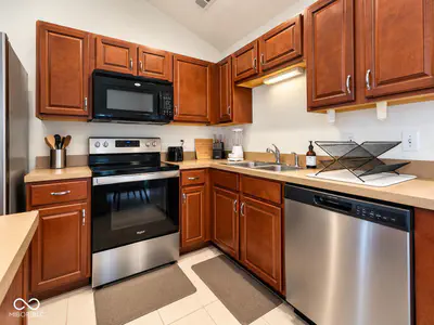 13249 Komatite Way, Fishers - 9