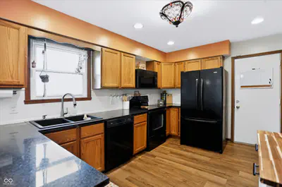 9562 Falkirk Drive, Indianapolis - 11