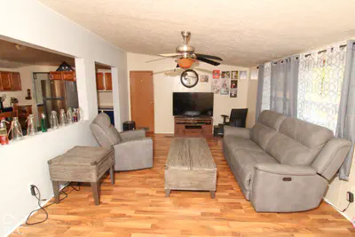 1704 Country Manor W, North Vernon - 6