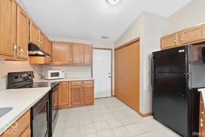 3713 N Lakeside Drive, Muncie - 27