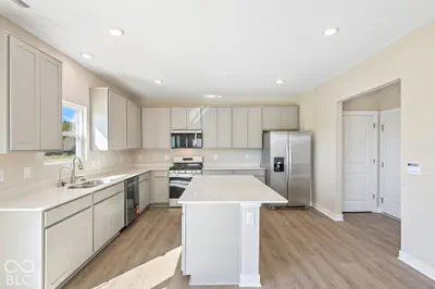 1093 Blackstone Avenue, Franklin - 14