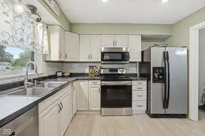 295 Bennett, Bedford - 18