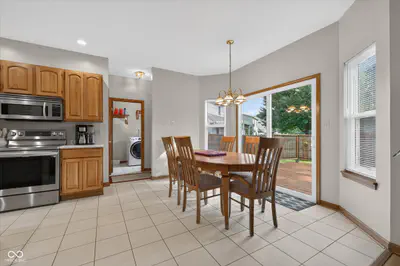 6781 Fieldstream Drive, Plainfield - 18