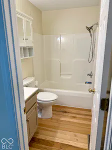 8900 Island Pond Road, Quincy - 16