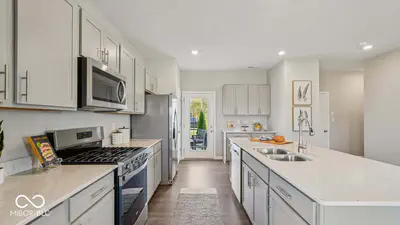 195 Springfield Crossing, Greenfield - 11