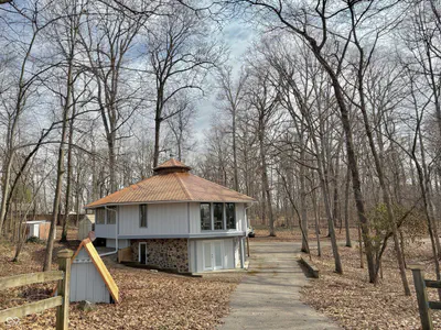 50 Woodlawn Village, Mitchell - 2