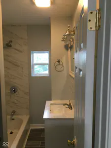 2724 Indianapolis Avenue, Indianapolis - 20