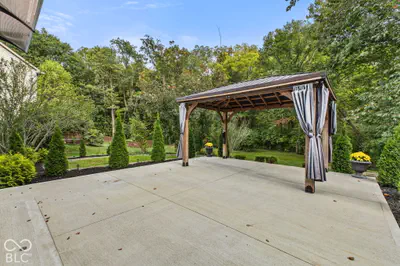 6459 Woodhaven Court, Avon - 35
