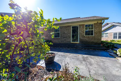 554 Cresthaven Drive, Indianapolis - 75