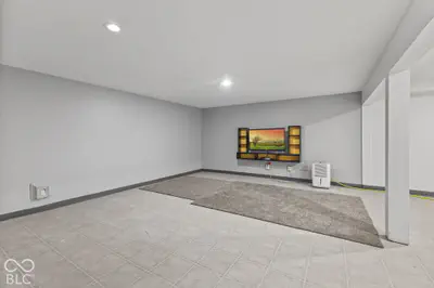 6459 Woodhaven Court, Avon - 18
