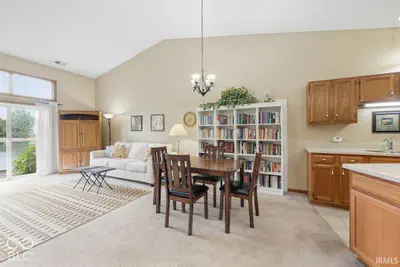 3713 N Lakeside Drive, Muncie - 17