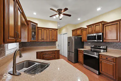 1628 Foxmere Boulevard, Greenwood - 11