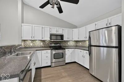 10838 Belair Drive, Carmel - 11
