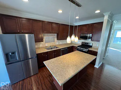 6338 El Paso Street, Whitestown - 11