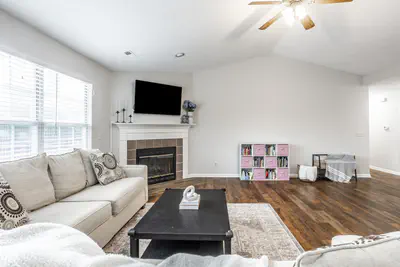 10236 Chamomile Court, Noblesville - 11
