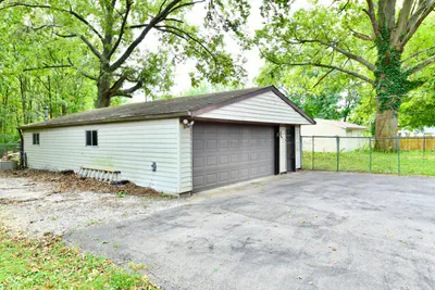 2051 Avon, Avon - 4