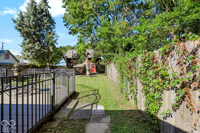 1114 Saint Clair Street, Indianapolis - 65