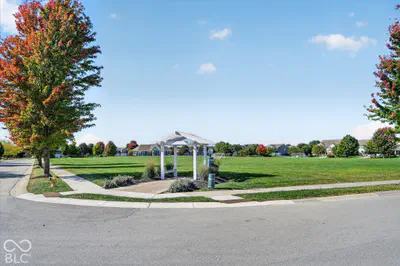 11058 Stoneleigh Drive, Noblesville - 44