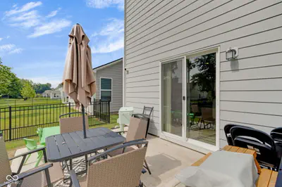 19490 Honeylocust Glen, Noblesville - 19