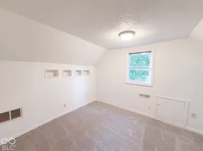 207 E Park Street, Trafalgar - 11