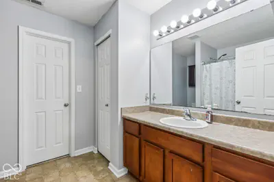 12305 Titans Drive, Fishers - 23