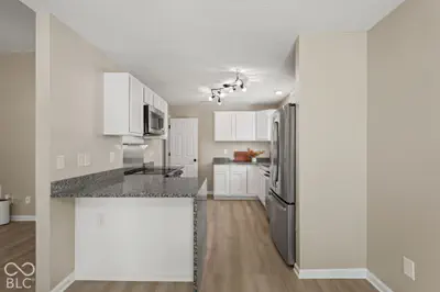 9904 Comb Run Court, Avon - 4