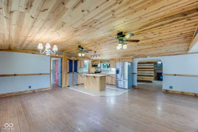 22110 Beacon Street, Metamora - 19