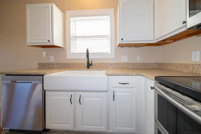 11044 Schoolhouse Road, Fishers - 12